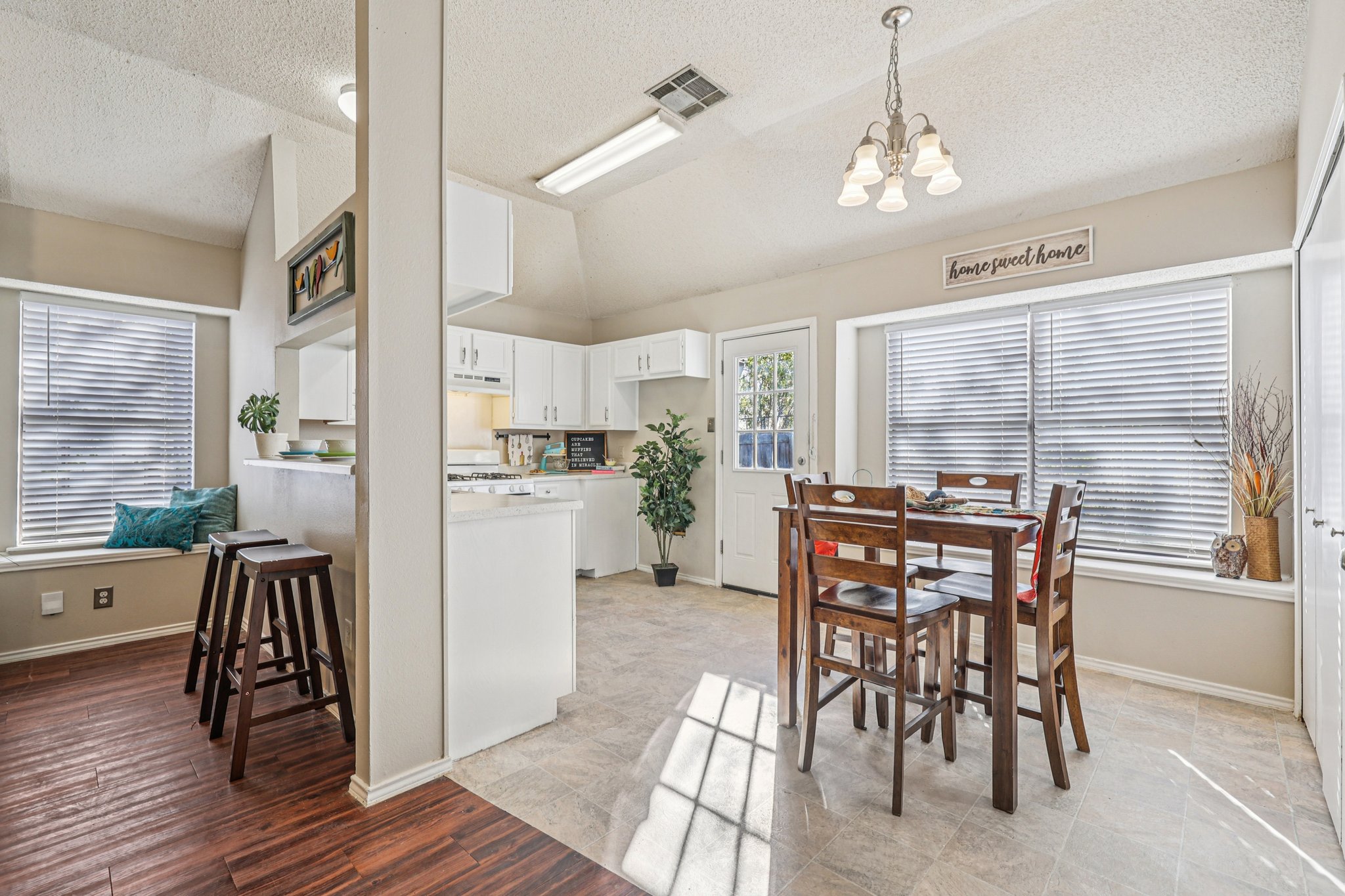 Lantana Dr-S1112-017.jpg