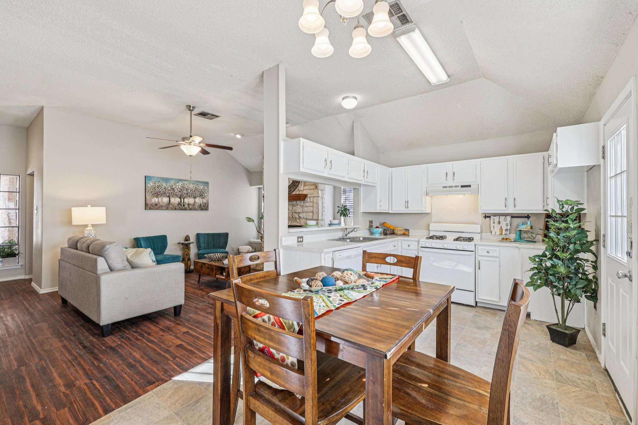 Lantana Dr-S1112-019.jpg