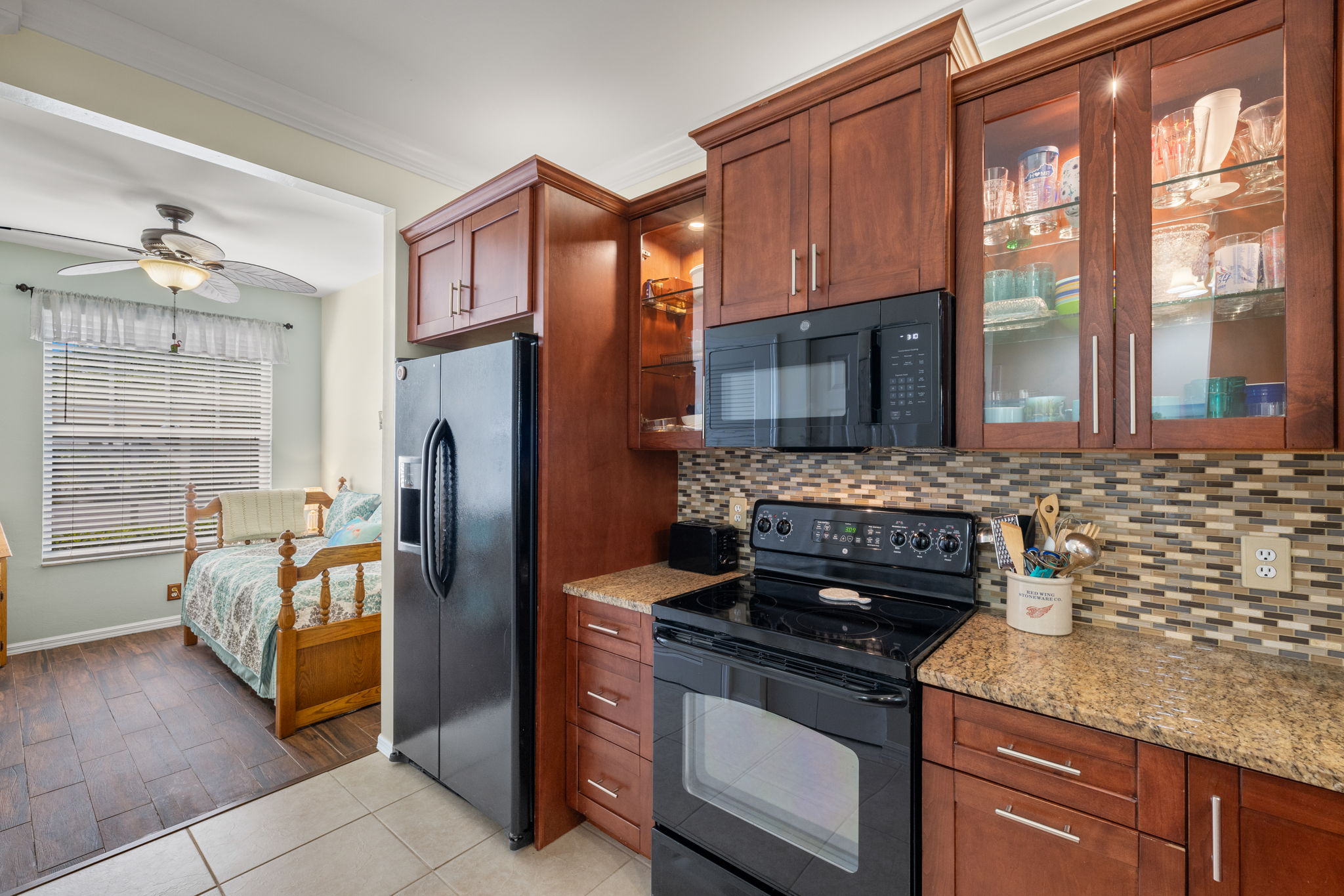 Kitchen 3 of 3