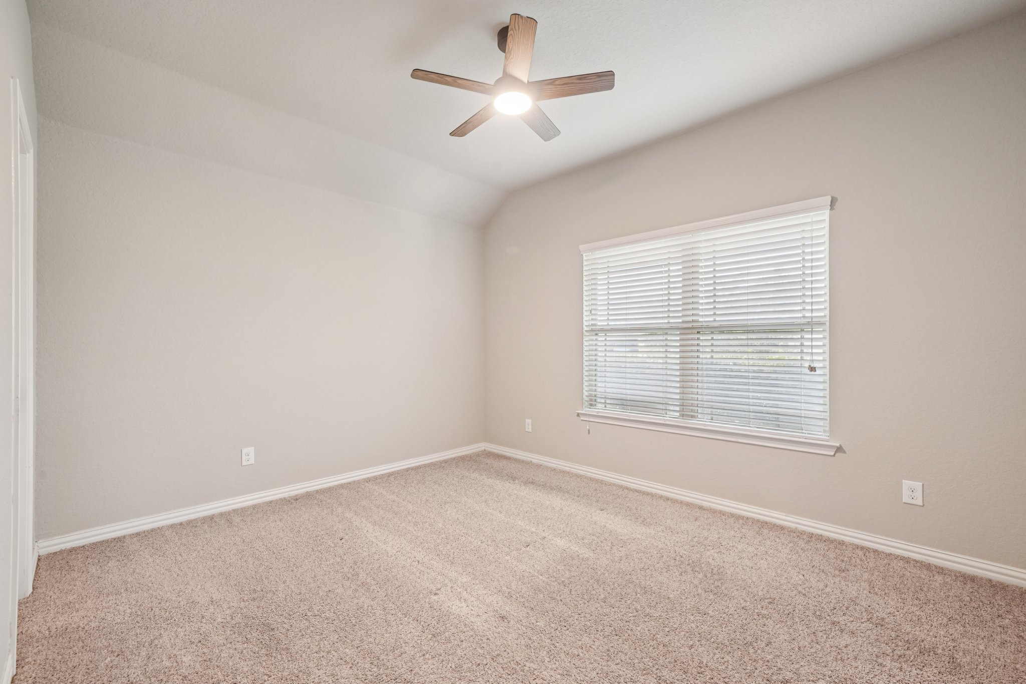 Stagehand Dr-S0412-017.jpg