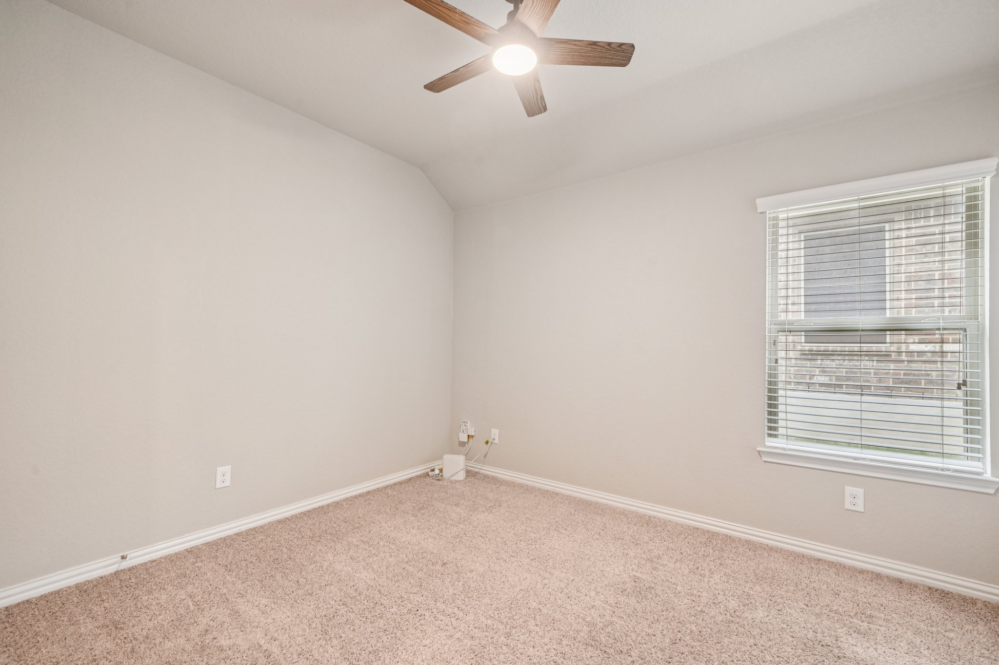 Stagehand Dr-S0412-020.jpg