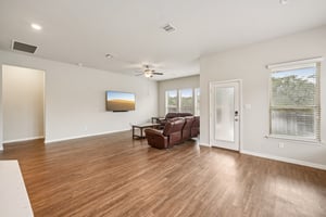 Stagehand Dr-S0412-010.jpg