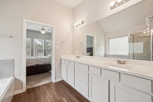 Stagehand Dr-S0412-026.jpg