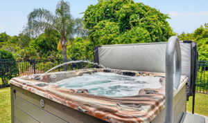 Outdoor Jacuzzi