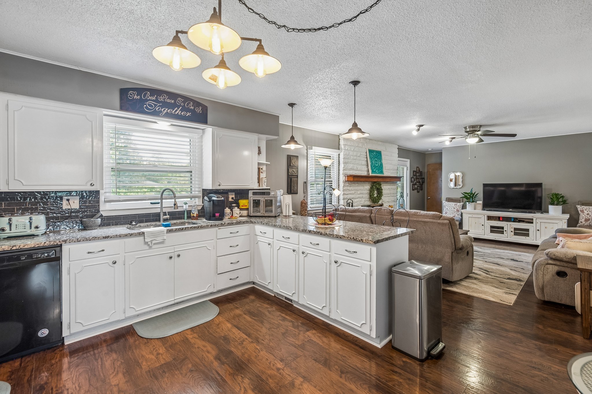 1504 NE 76th St_007.jpg