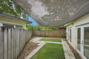 NW 2nd Ave-S1507-046.jpg