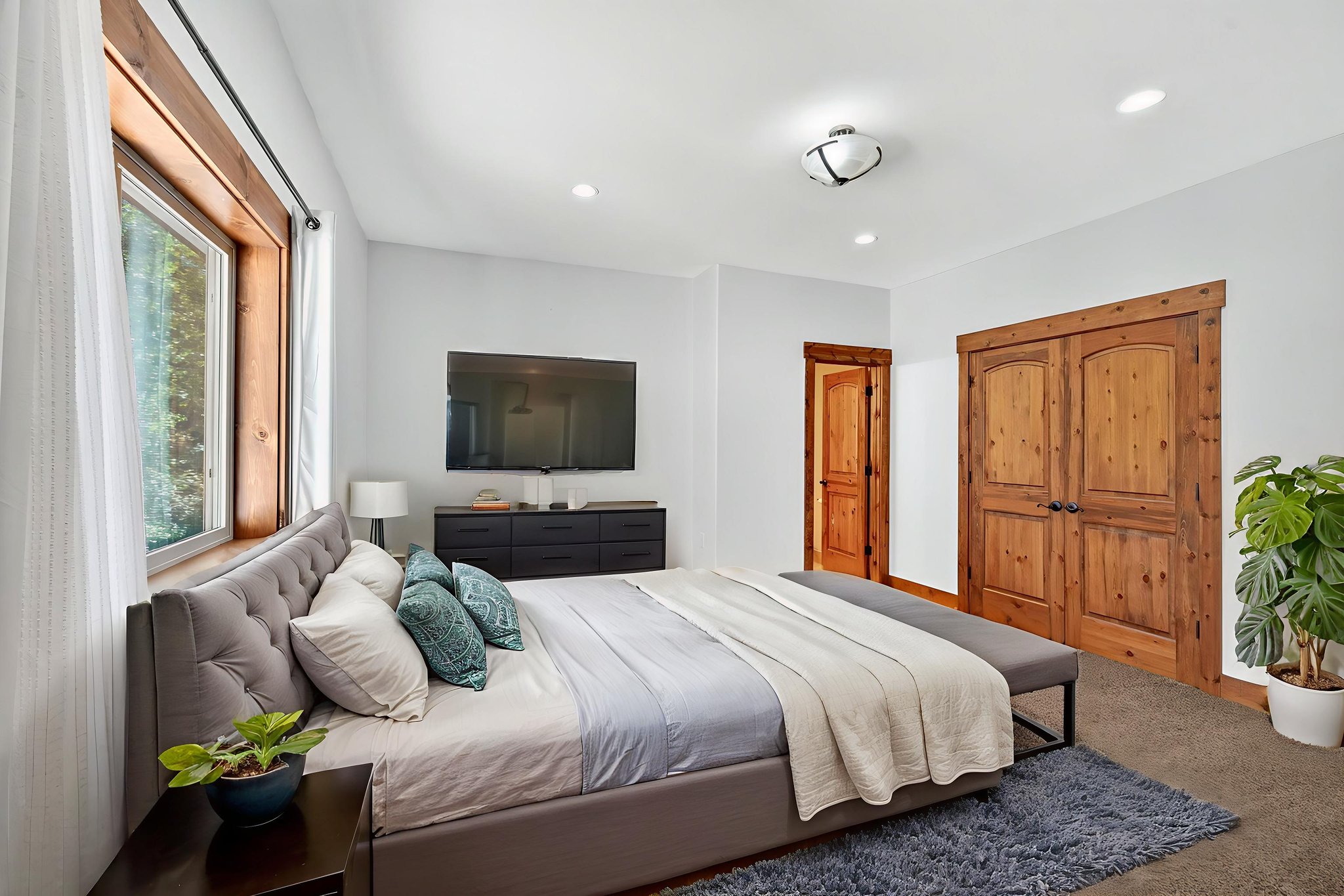 042_126 virtually staged.jpeg