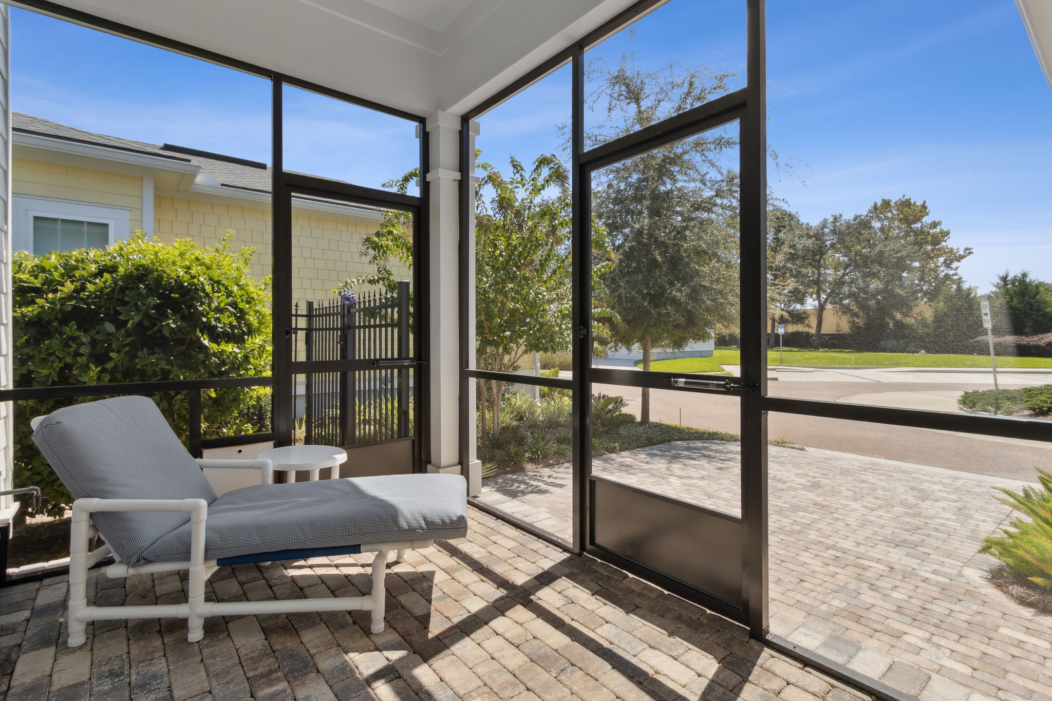 Screened-in Porch