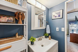 27_Interior