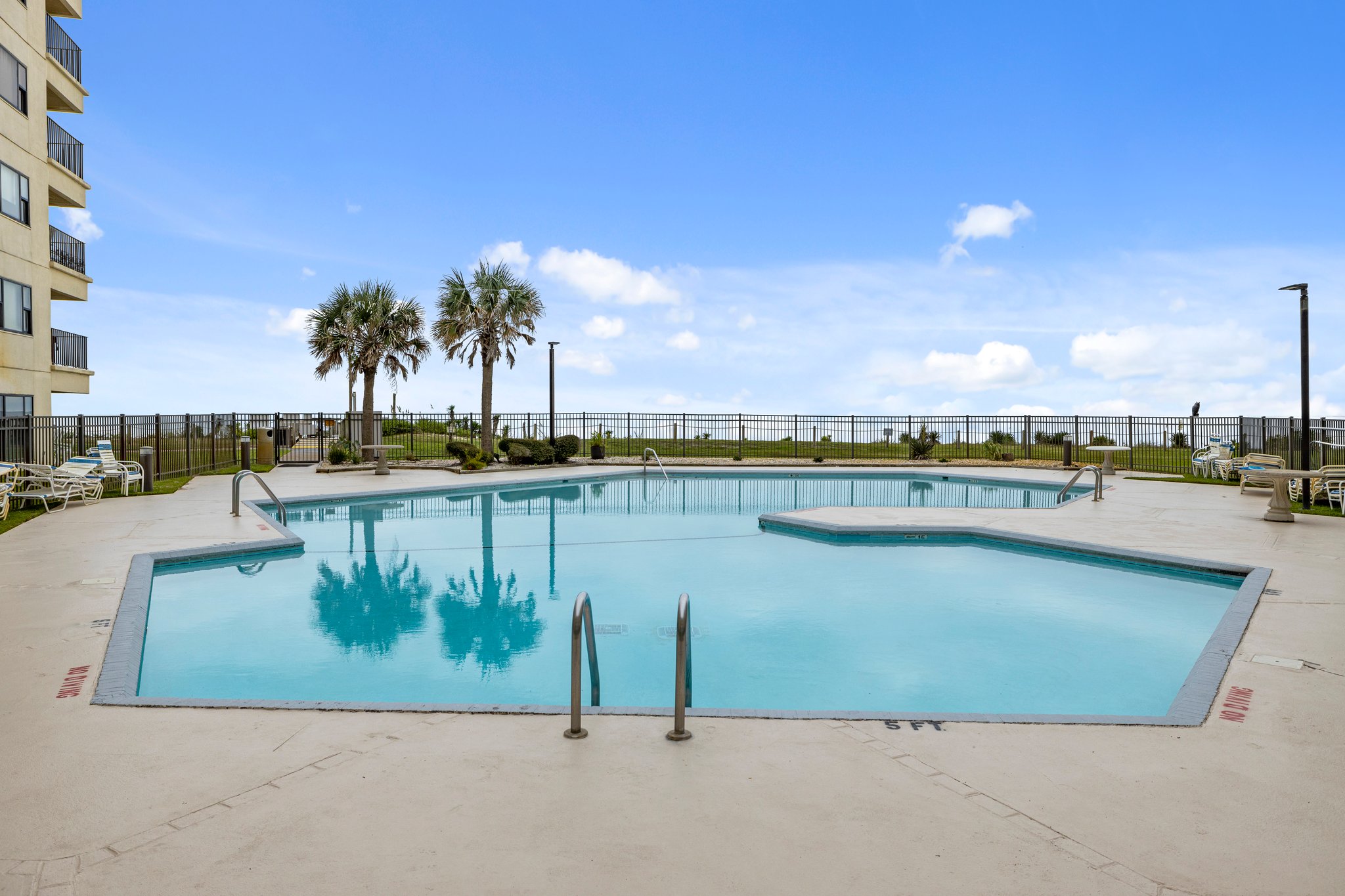 1505 Salter Path Rd, Indian Beach, NC 28512, USA Photo 5