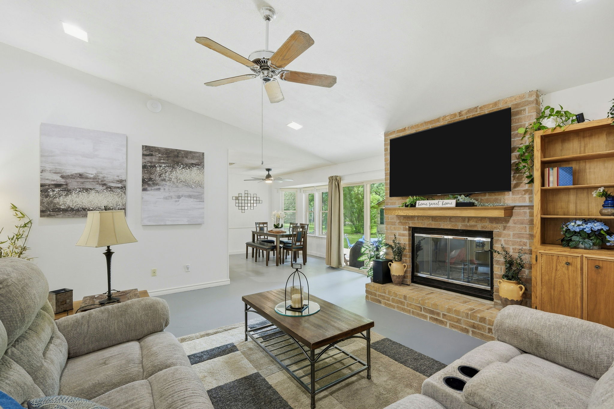 Living Room/Eating Area