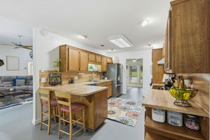 Kitchen/Breakfast Bar