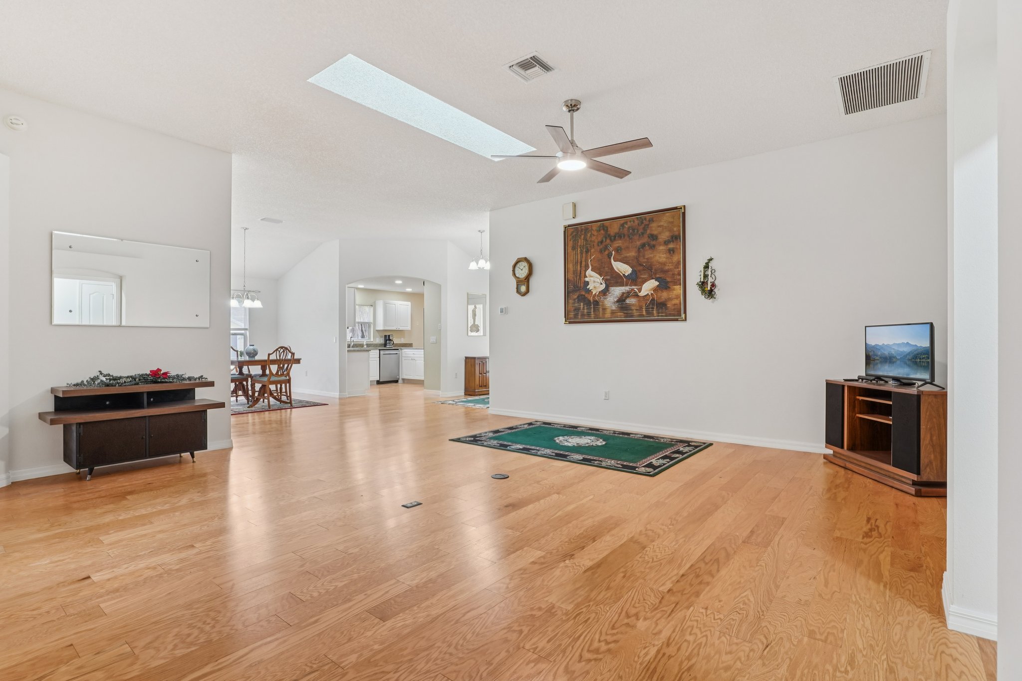 Canales Ln-S2701-009.jpg