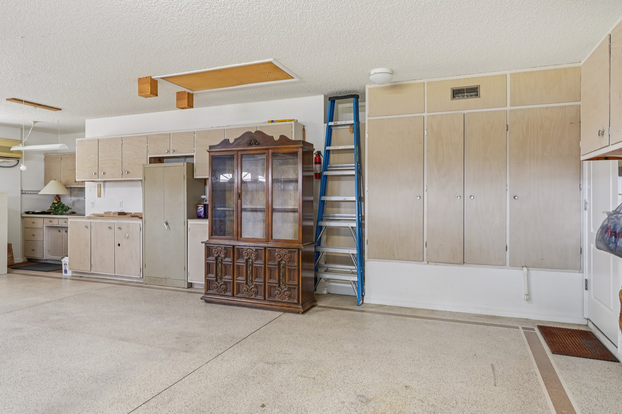 Canales Ln-S2701-038.jpg