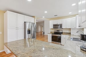 Canales Ln-S2701-020.jpg