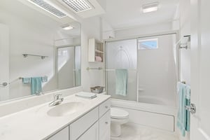 Canales Ln-S2701-032.jpg