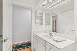 Canales Ln-S2701-033.jpg