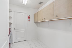 Canales Ln-S2701-037.jpg