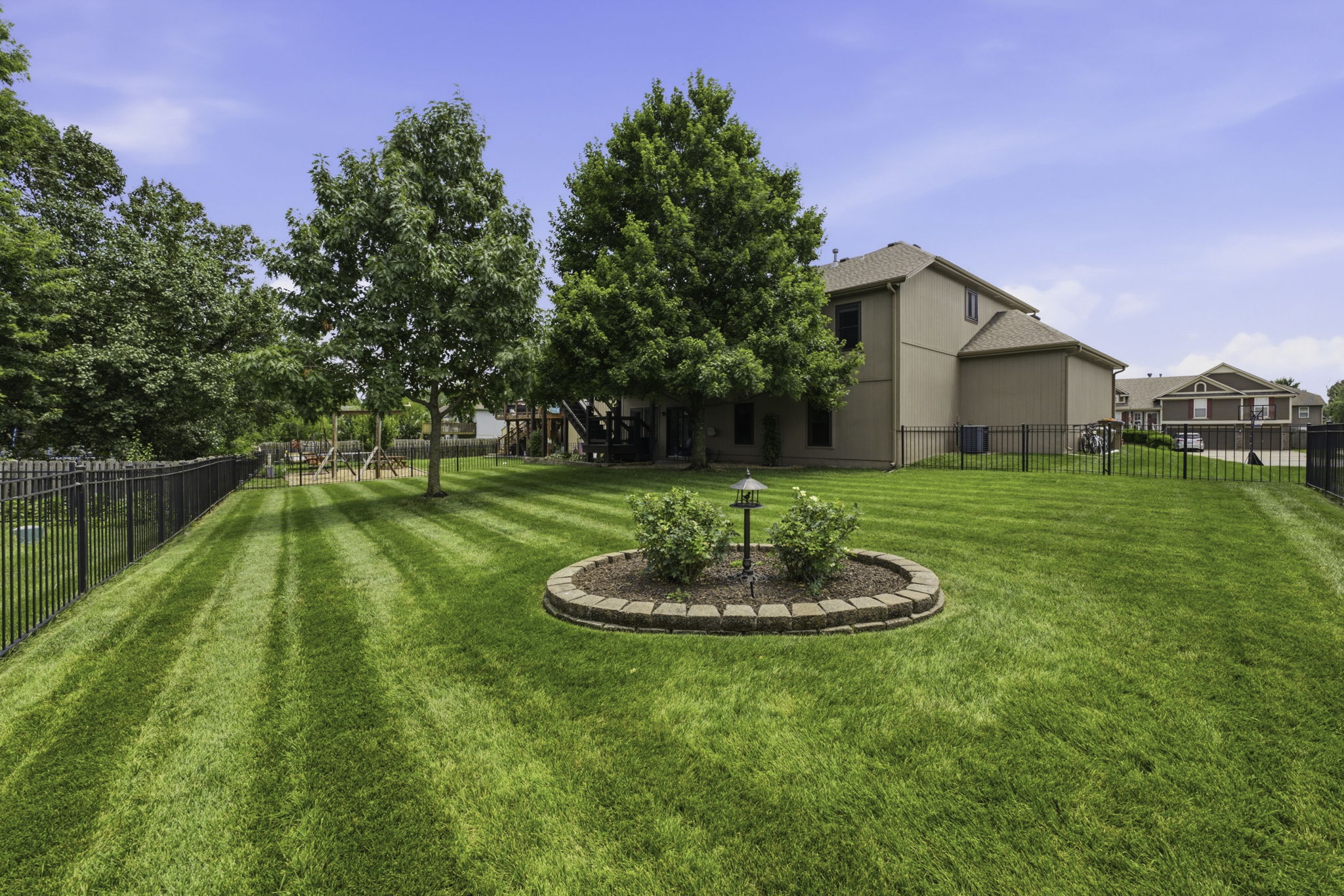 04 Backyard