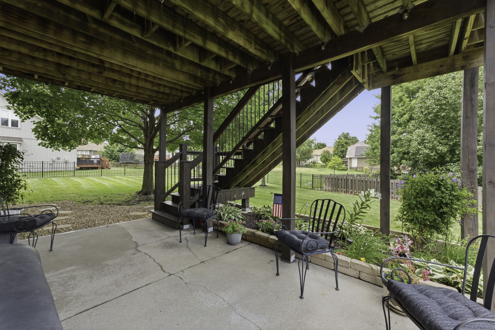 06 Patio Deck 02