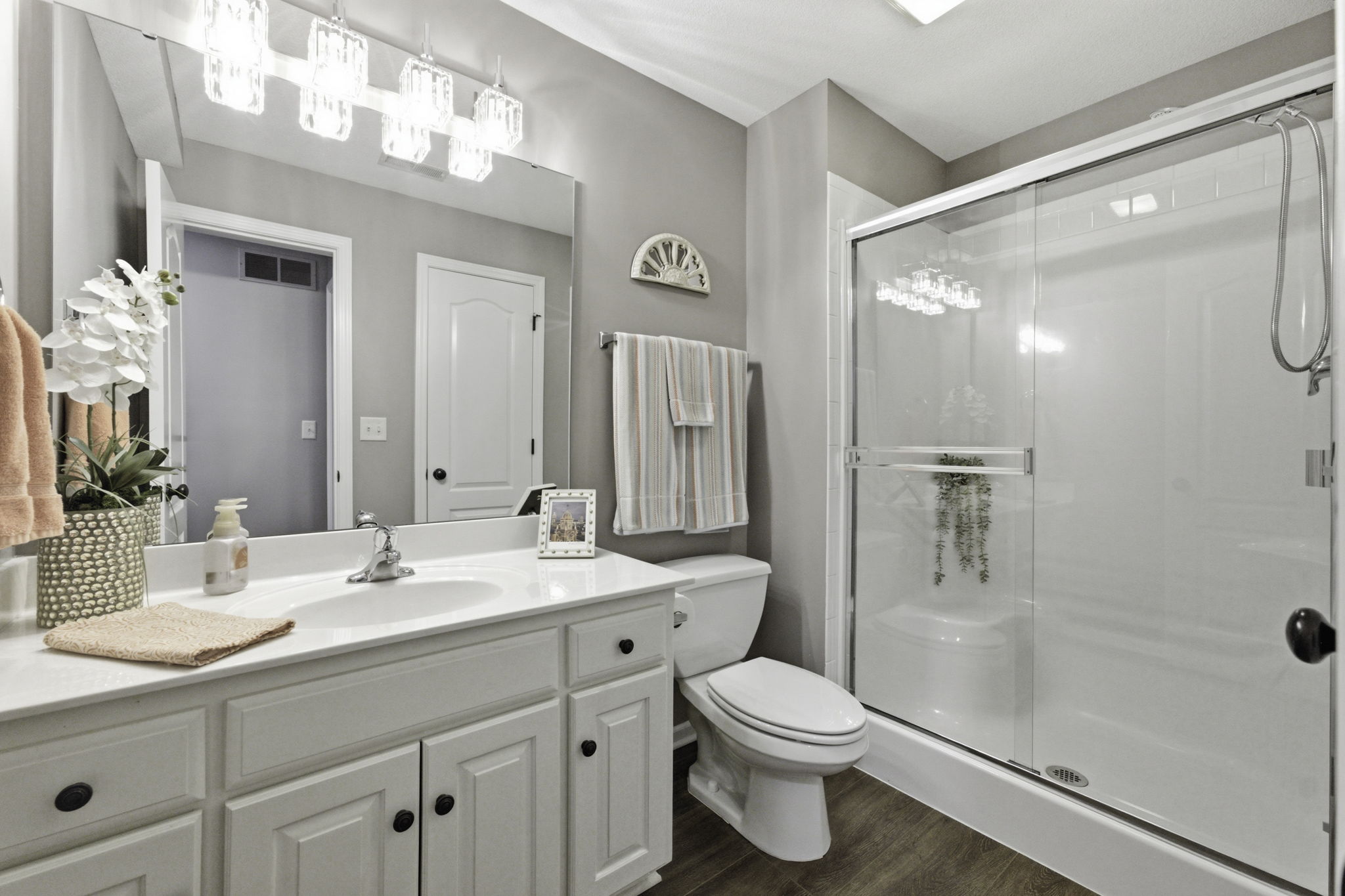19 Bathroom 2