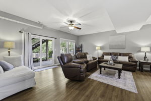 26 Family Room 01