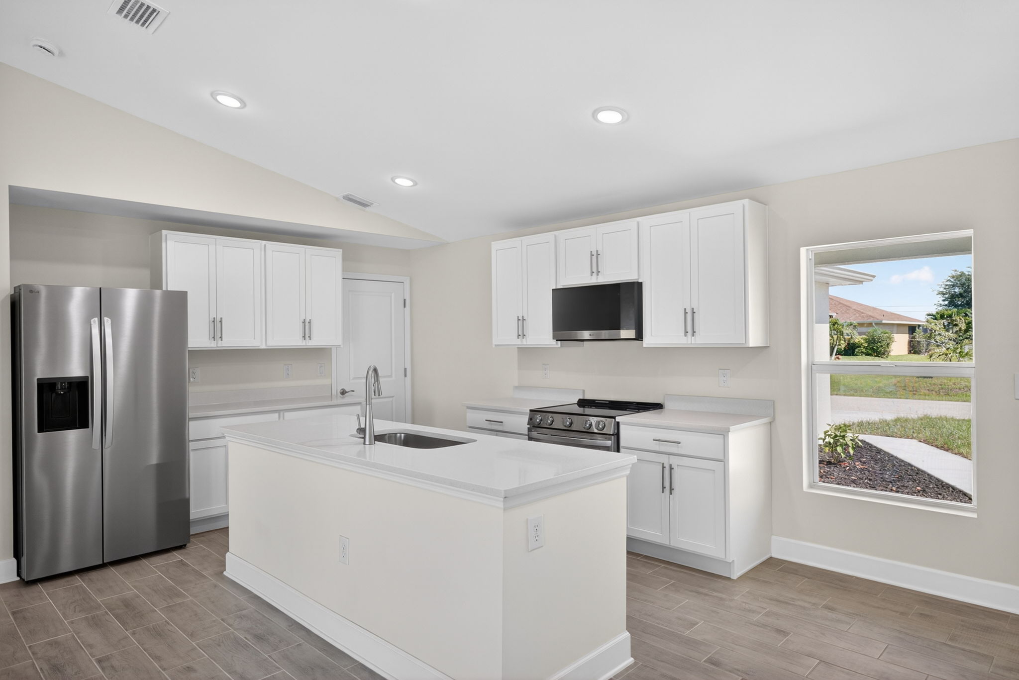 Kitchen 1 of 5