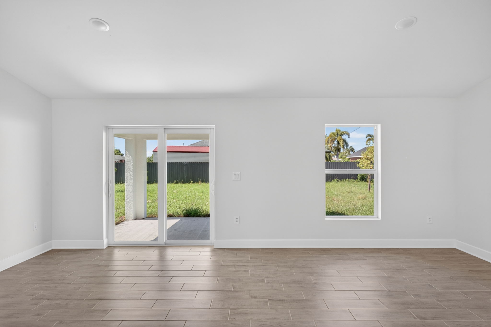 Living Room 3 of 5