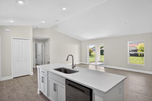 Kitchen 4 of 5