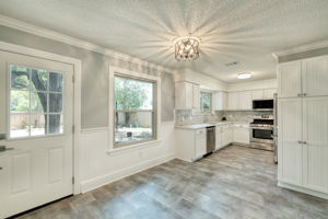 Eating Area/Kitchen