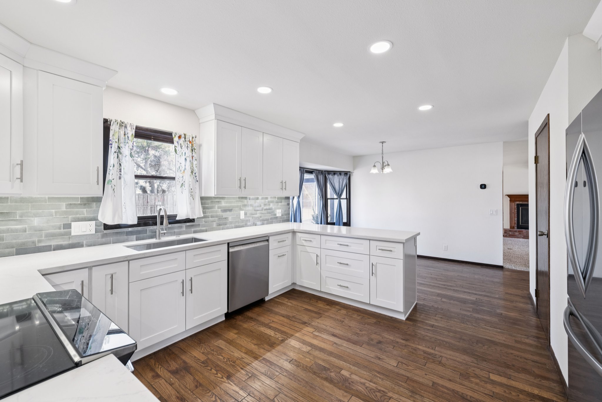 W Ave L12-S2506-011.jpg