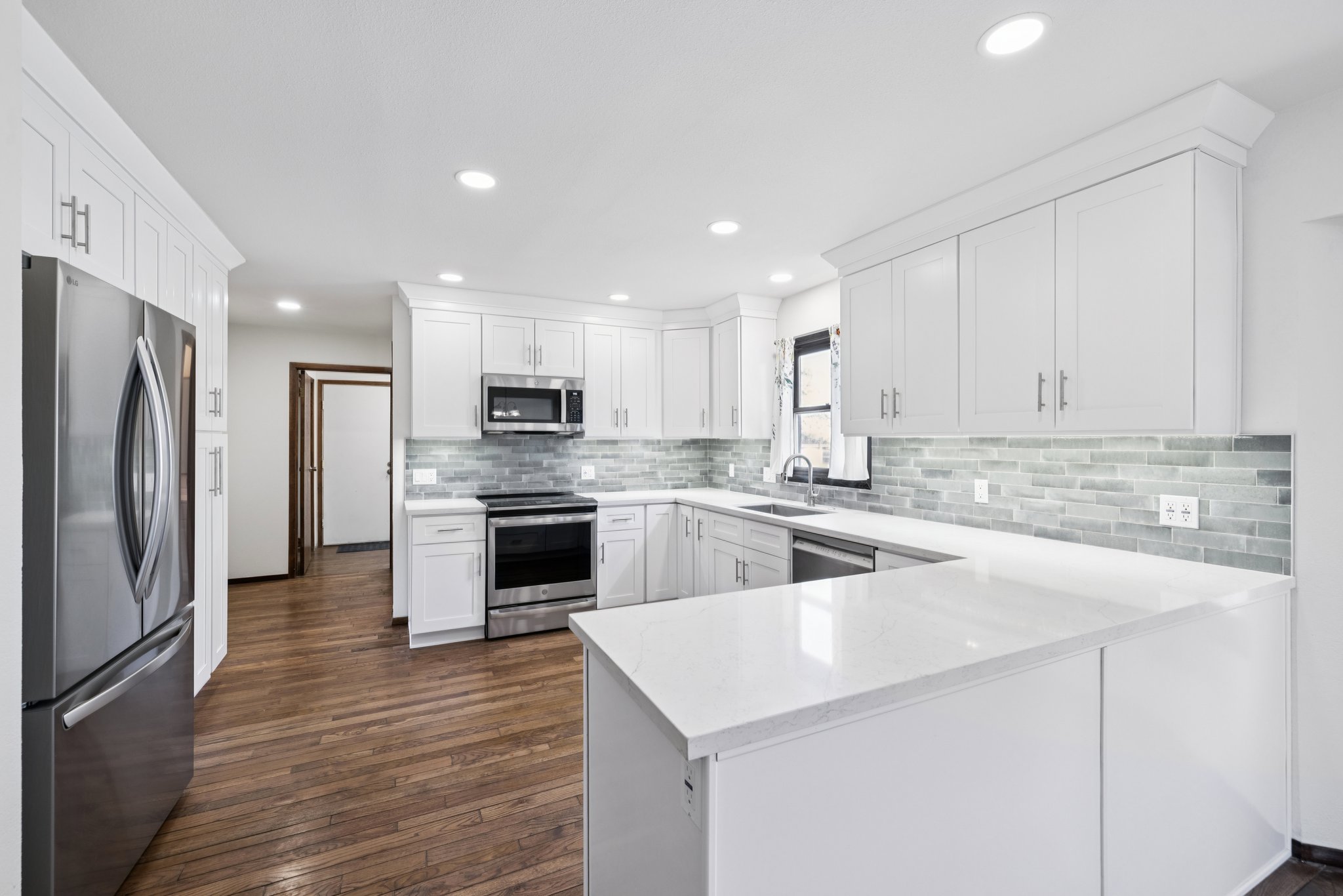 W Ave L12-S2506-012.jpg