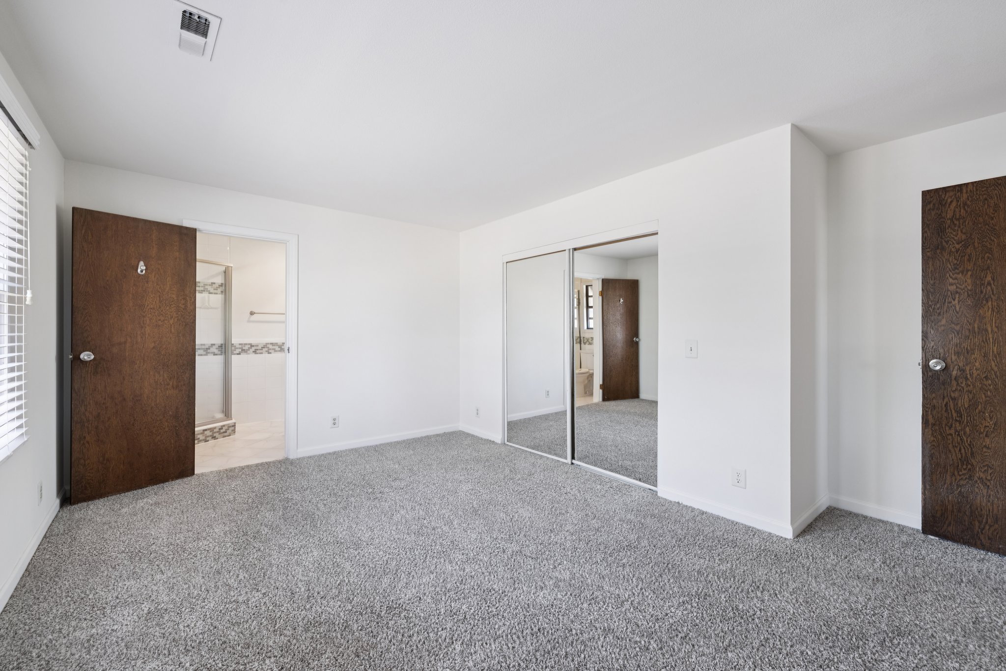 W Ave L12-S2506-038.jpg