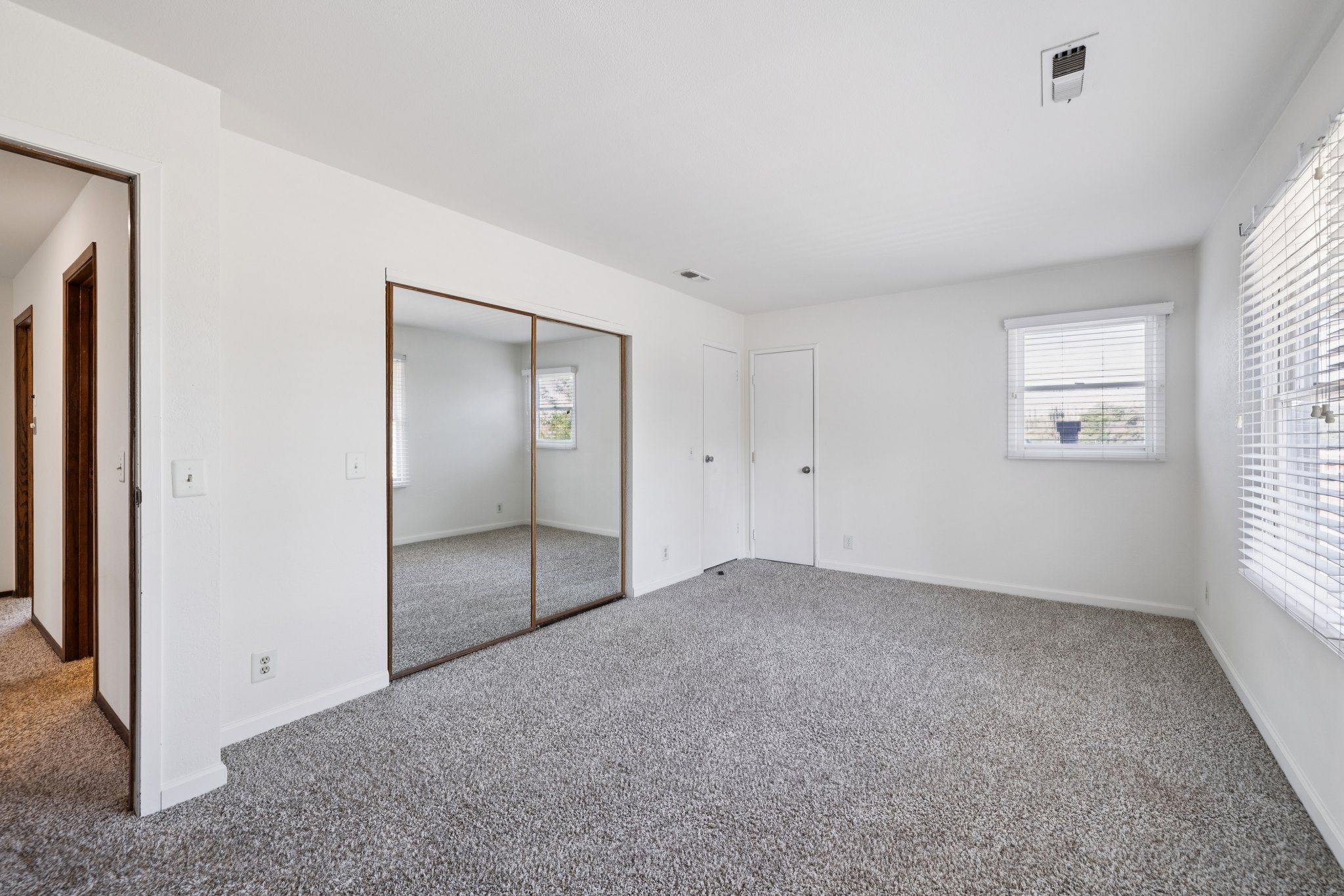 W Ave L12-S2506-042.jpg