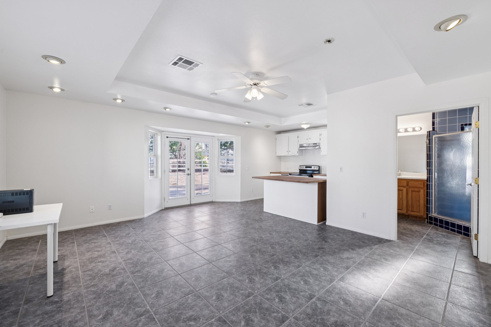 W Ave L12-S2506-047.jpg