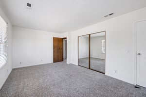 W Ave L12-S2506-041.jpg