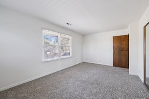 W Ave L12-S2506-043.jpg