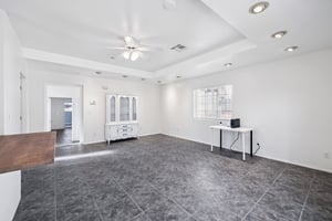 W Ave L12-S2506-048.jpg