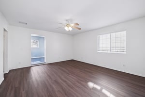 W Ave L12-S2506-049.jpg