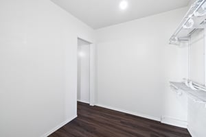 W Ave L12-S2506-051.jpg