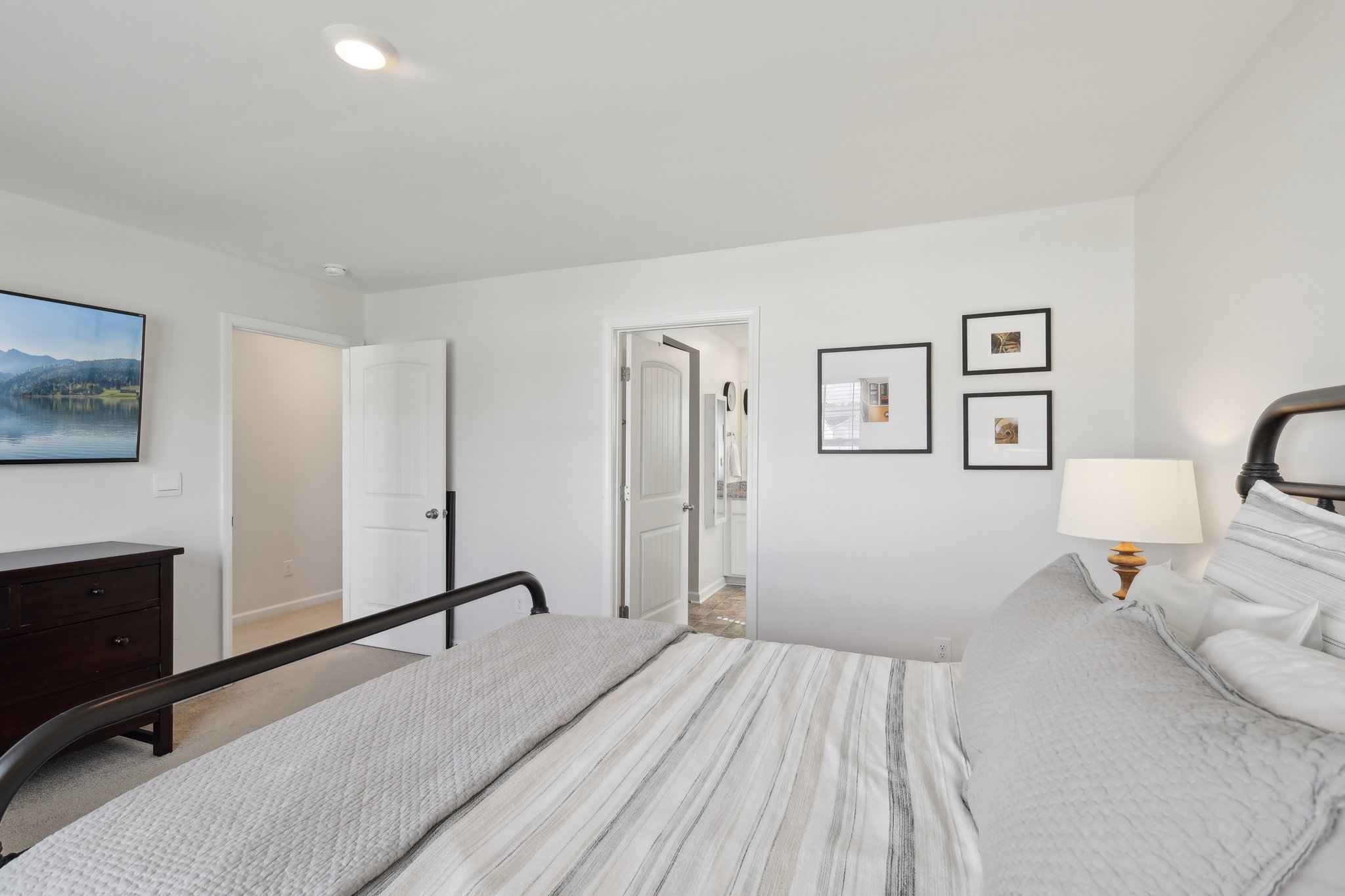 Ashgrove Pl-2405-042.jpg