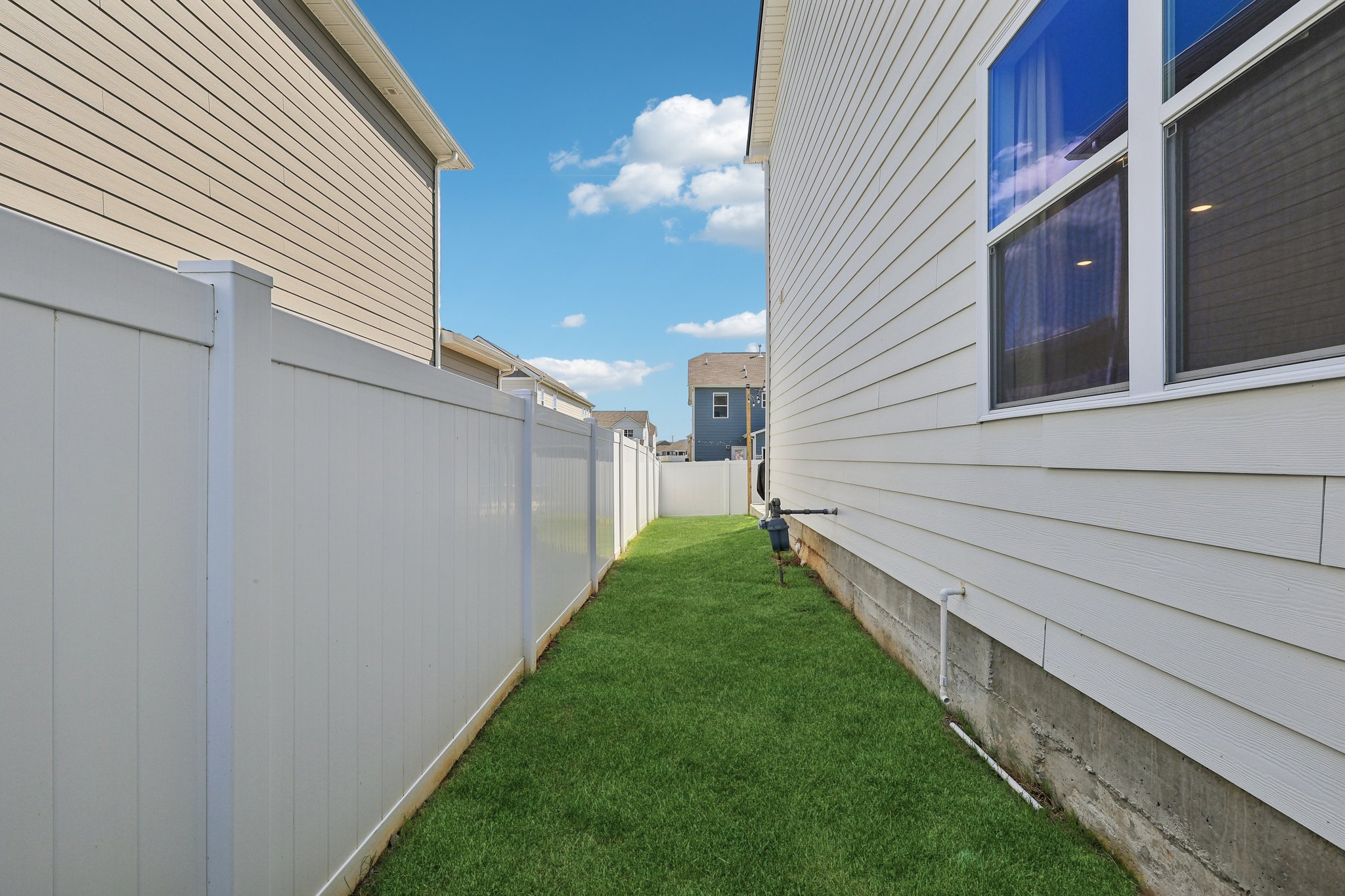 Ashgrove Pl-2405-061.jpg