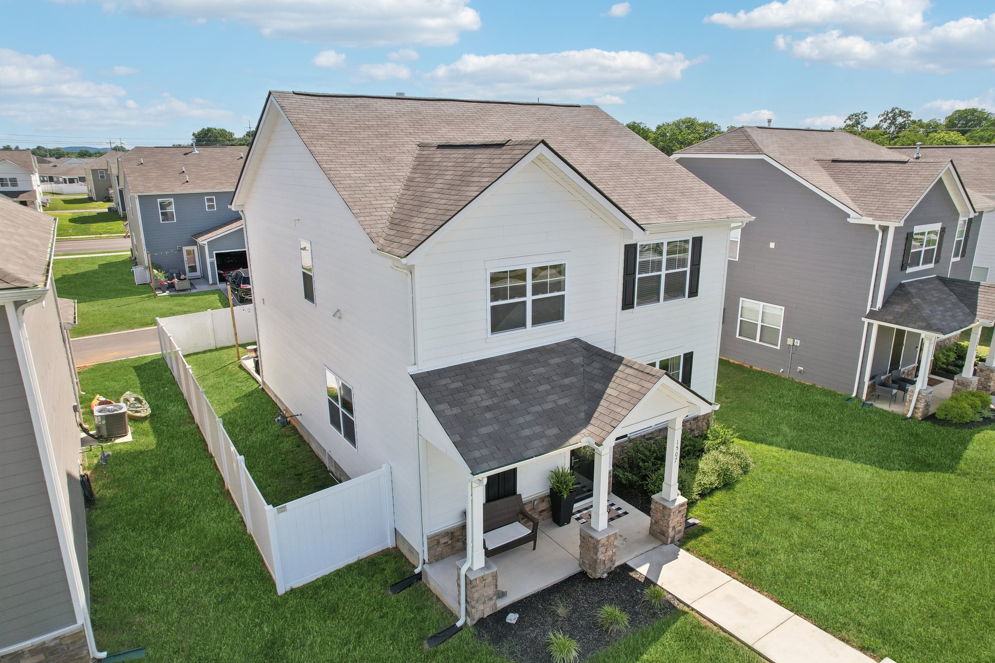 Ashgrove Pl-2405-074.jpg