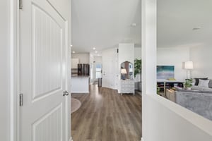 Ashgrove Pl-2405-015.jpg