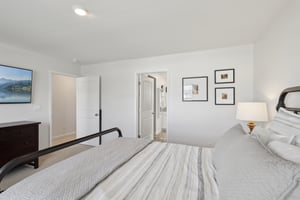 Ashgrove Pl-2405-042.jpg