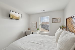 Ashgrove Pl-2405-047.jpg