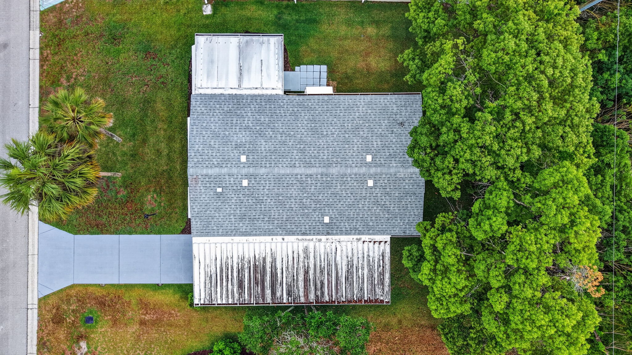 Aerial Side Elevation with Rear PRIVACY LANDSCAPING!