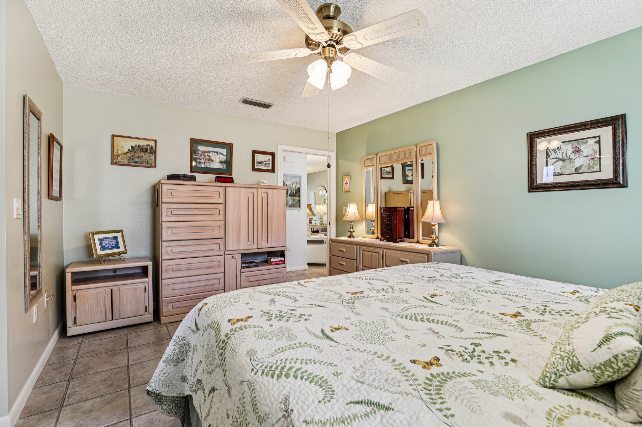 New Abbey Ave-S0801-023.jpg