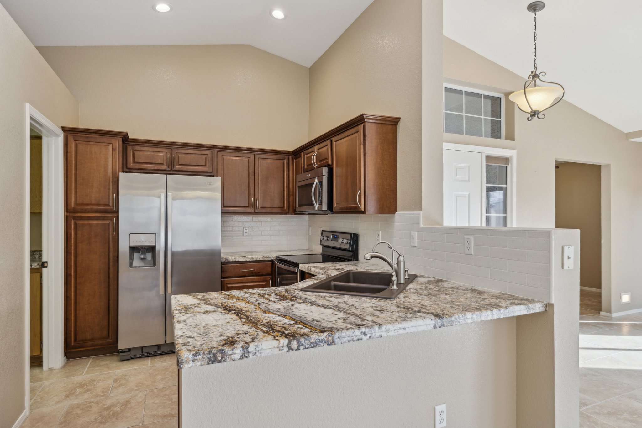 15077 W Vale Dr - 008 Kitchen.jpg