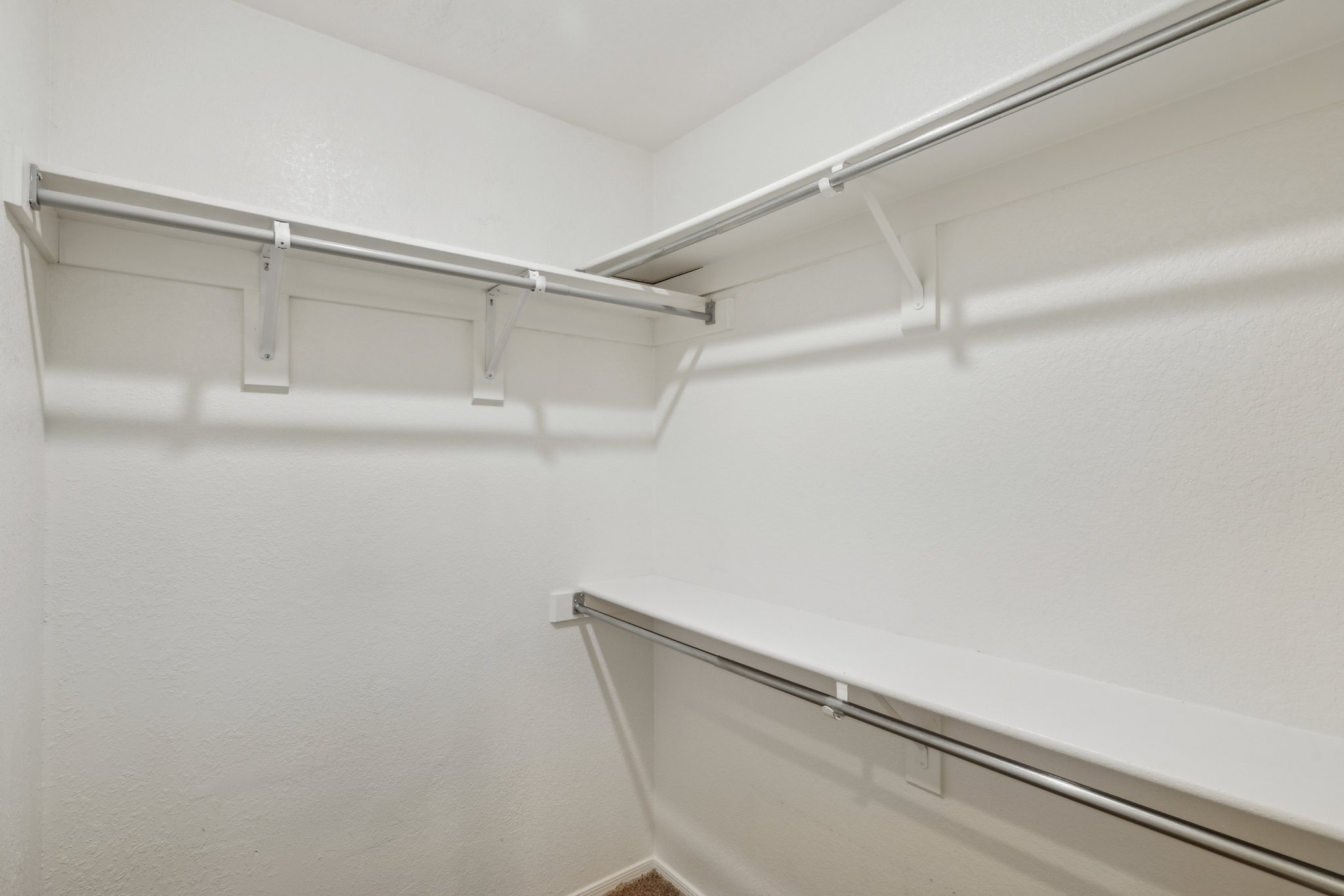 15077 W Vale Dr - 016 Primary Walk-In Closet.jpg